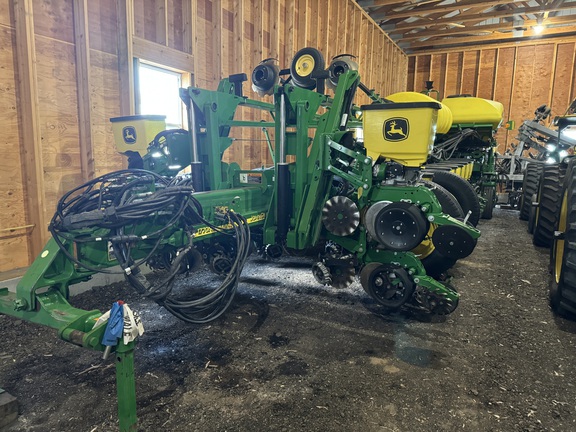 2013 John Deere 1770NT CCS Planter