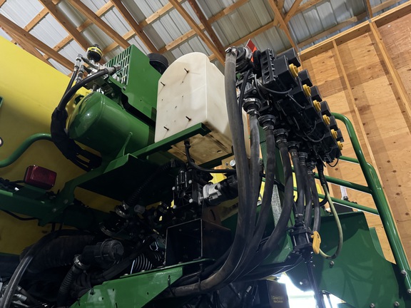 2013 John Deere 1770NT CCS Planter