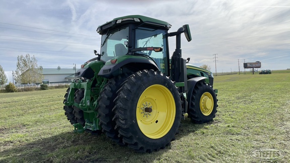 2022 John Deere 8R 250 Tractor