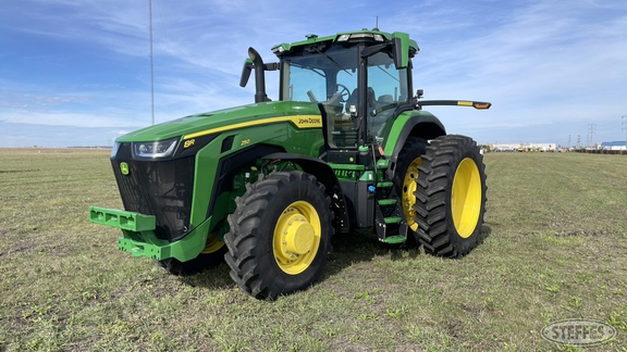 2022 John Deere 8R 250 Tractor