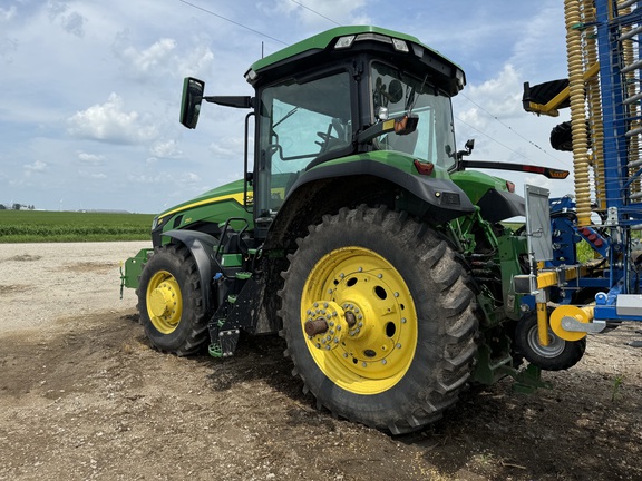 2022 John Deere 8R 250 Tractor