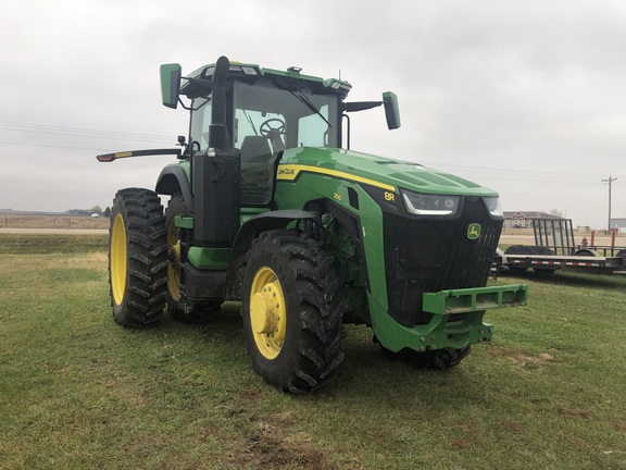 2022 John Deere 8R 250 Tractor