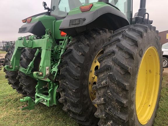 2022 John Deere 8R 250 Tractor