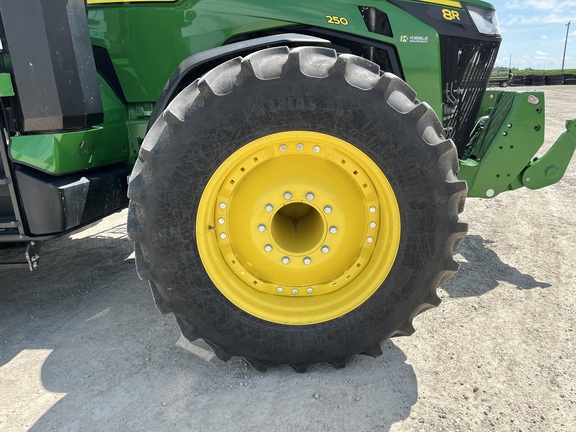 2024 John Deere 8R 250 Tractor