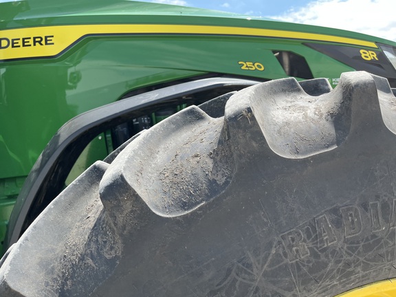 2024 John Deere 8R 250 Tractor