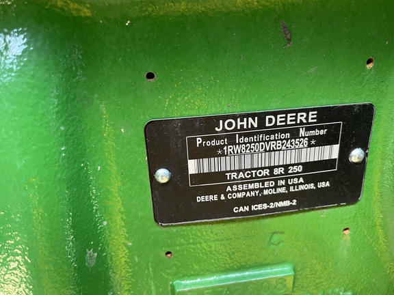 2024 John Deere 8R 250 Tractor
