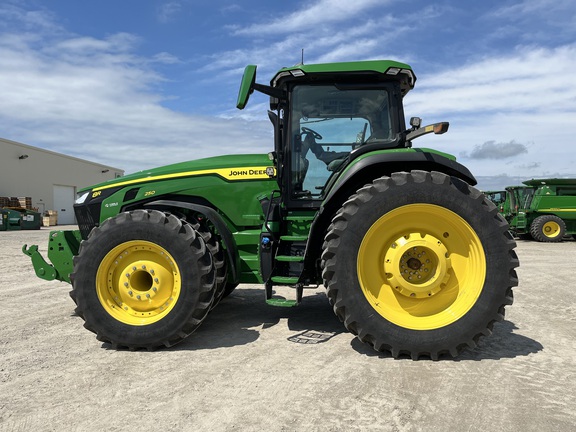 2024 John Deere 8R 250 Tractor