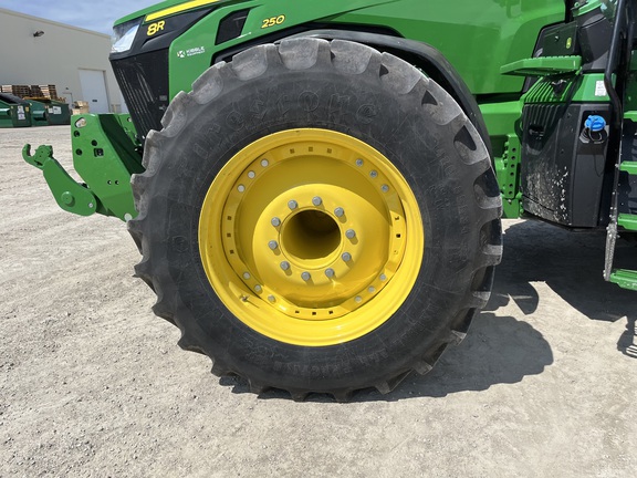 2024 John Deere 8R 250 Tractor