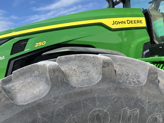 2024 John Deere 8R 250 Tractor