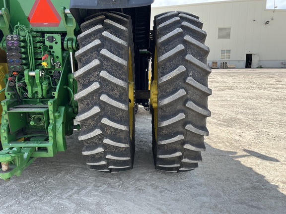 2024 John Deere 8R 250 Tractor