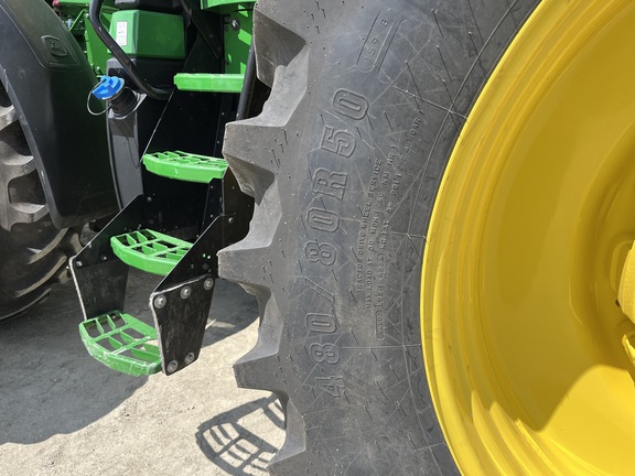 2024 John Deere 8R 250 Tractor