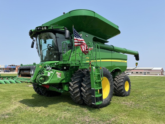 2024 John Deere S790 Combine