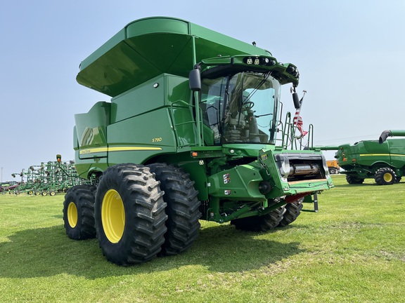 2024 John Deere S790 Combine