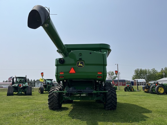 2024 John Deere S790 Combine