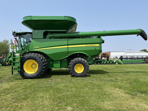 2024 John Deere S790 Combine