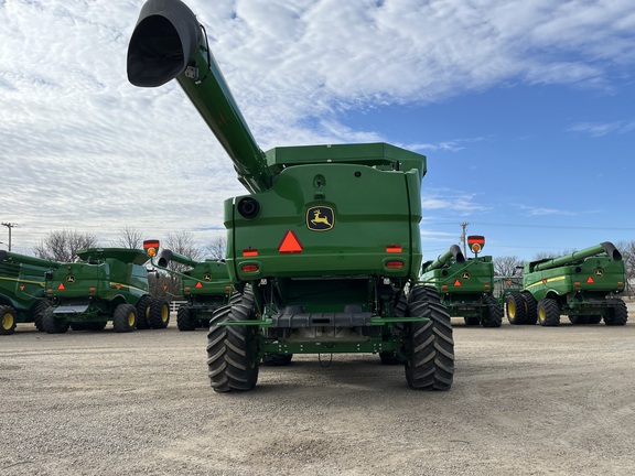2024 John Deere S790 Combine