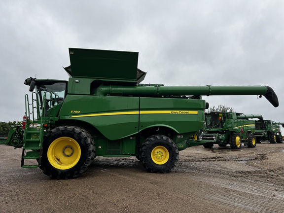 2023 John Deere S780 Combine