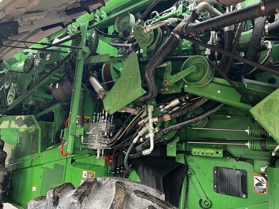 2023 John Deere S780 Combine