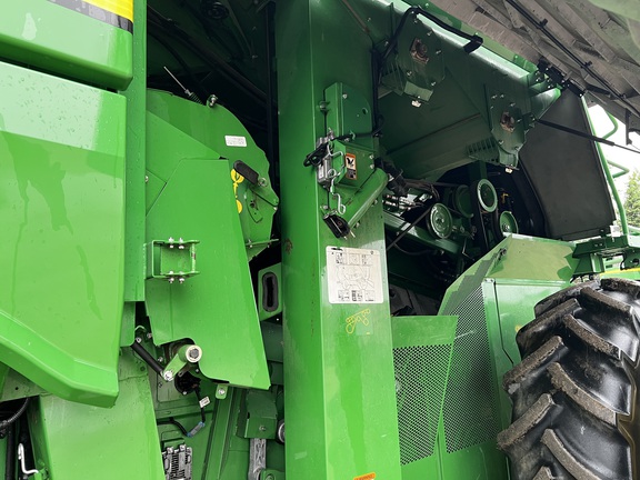 2023 John Deere S780 Combine