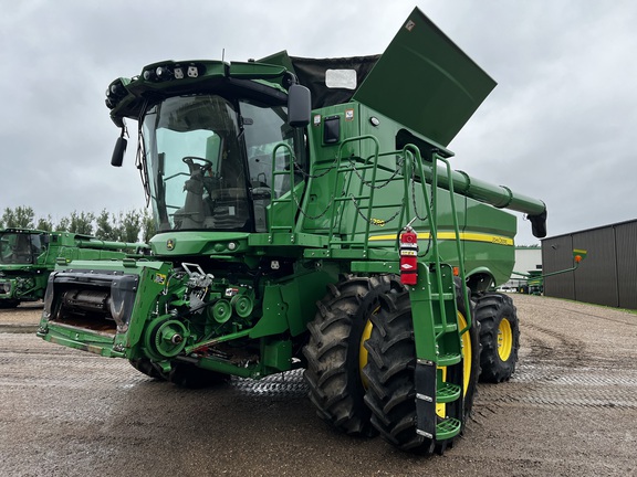 2023 John Deere S780 Combine