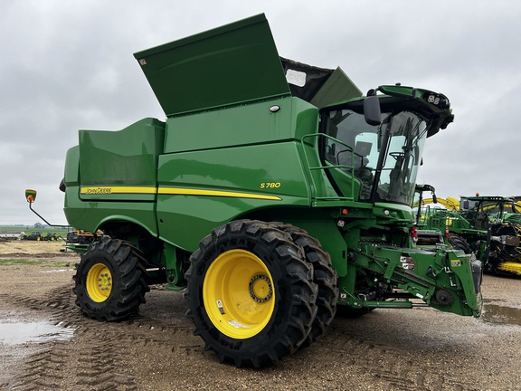 2023 John Deere S780 Combine