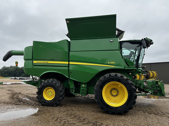 2023 John Deere S780 Combine