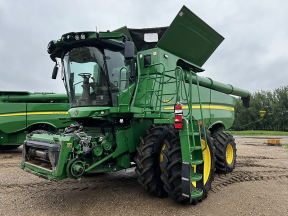 2023 John Deere S780 Combine