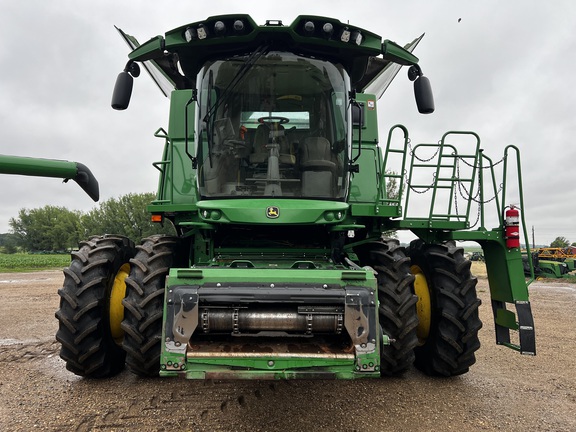2023 John Deere S780 Combine