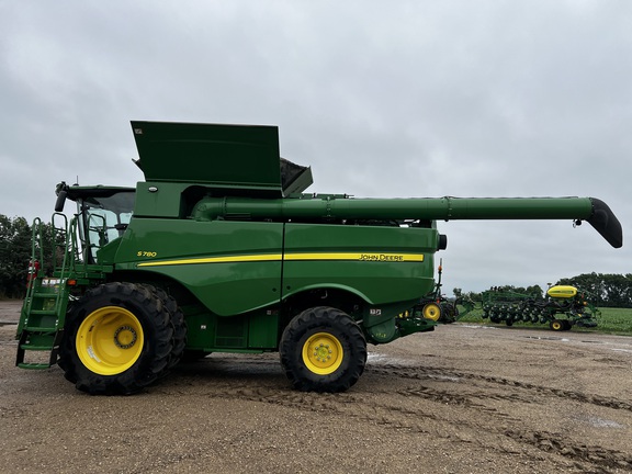 2023 John Deere S780 Combine