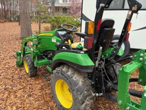 2021 John Deere 2025R Tractor Compact