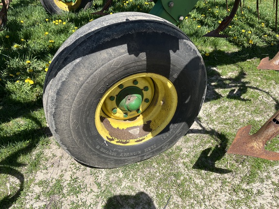 2003 John Deere 2200 Field Cultivator