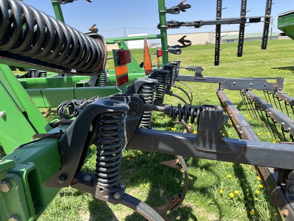 2003 John Deere 2200 Field Cultivator