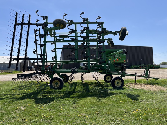2003 John Deere 2200 Field Cultivator