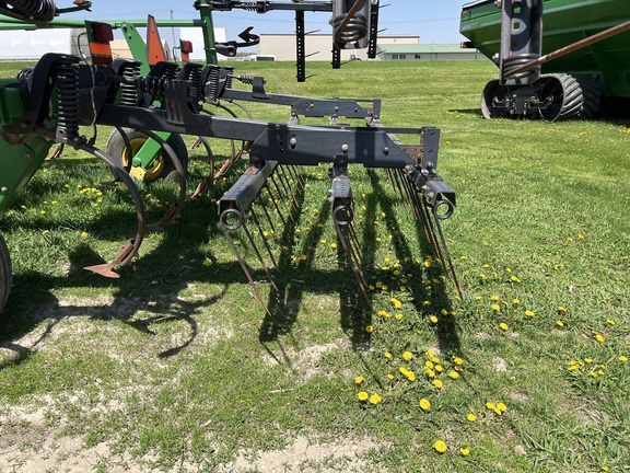 2003 John Deere 2200 Field Cultivator
