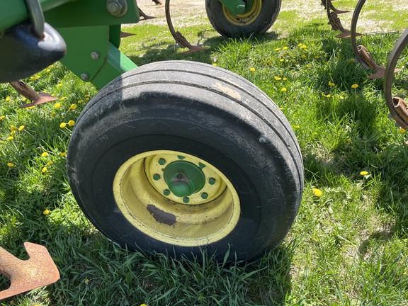 2003 John Deere 2200 Field Cultivator