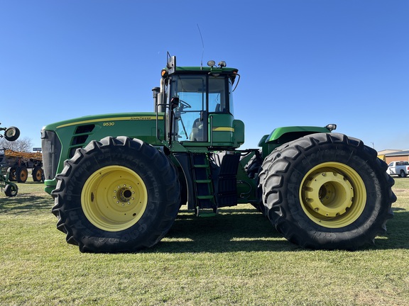 2010 John Deere 9530 Tractor 4WD