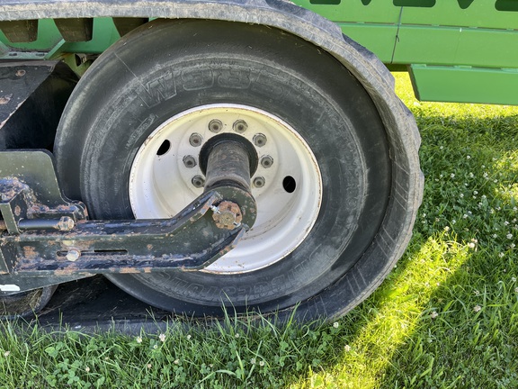 2006 Brent 1084 Grain Cart