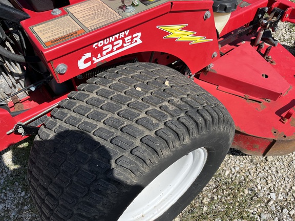 2004 Country Clipper 2560KOTC Mower/Zero Turn