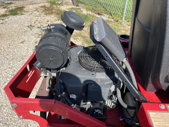 2004 Country Clipper 2560KOTC Mower/Zero Turn