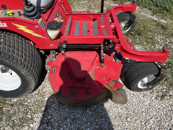 2004 Country Clipper 2560KOTC Mower/Zero Turn