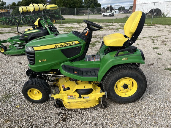 2016 John Deere X734 Garden Tractor