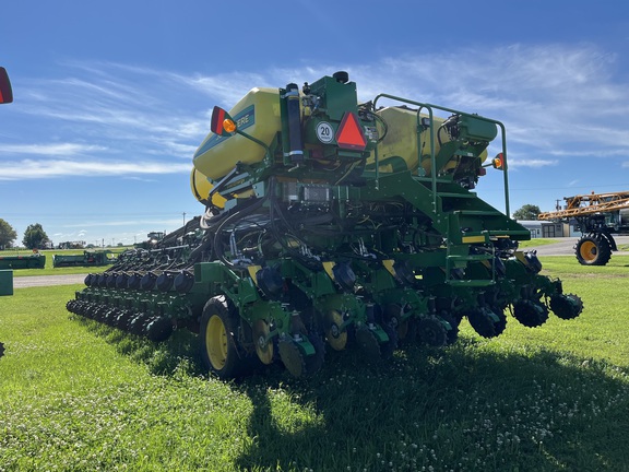 2021 John Deere DB60 Planter
