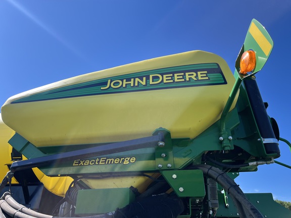 2021 John Deere DB60 Planter
