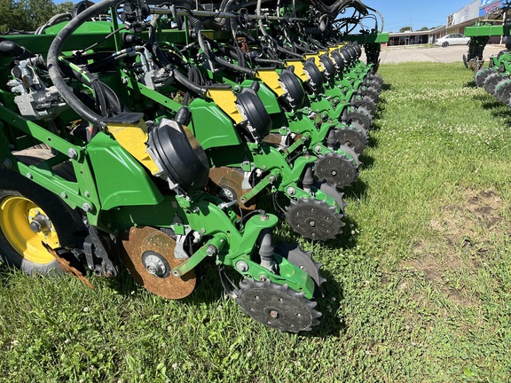 2021 John Deere DB60 Planter