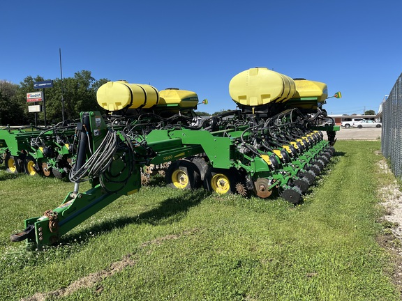 2021 John Deere DB60 Planter