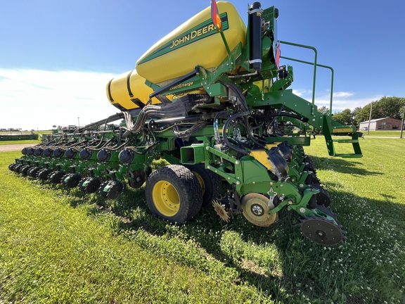 2021 John Deere DB60 Planter
