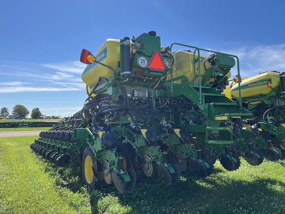 2021 John Deere DB60 Planter