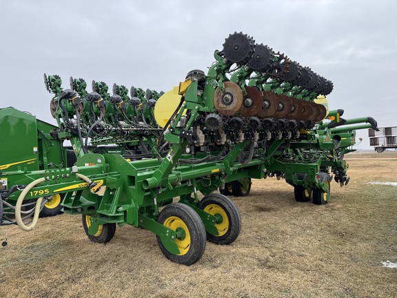 2021 John Deere 1795 Planter