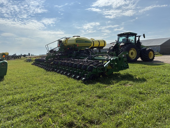 2021 John Deere 1795 Planter
