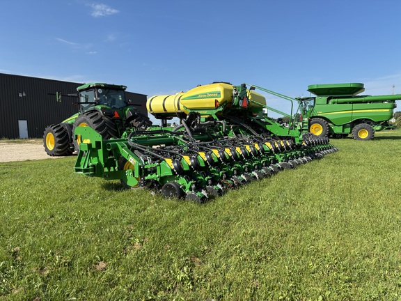2021 John Deere 1795 Planter